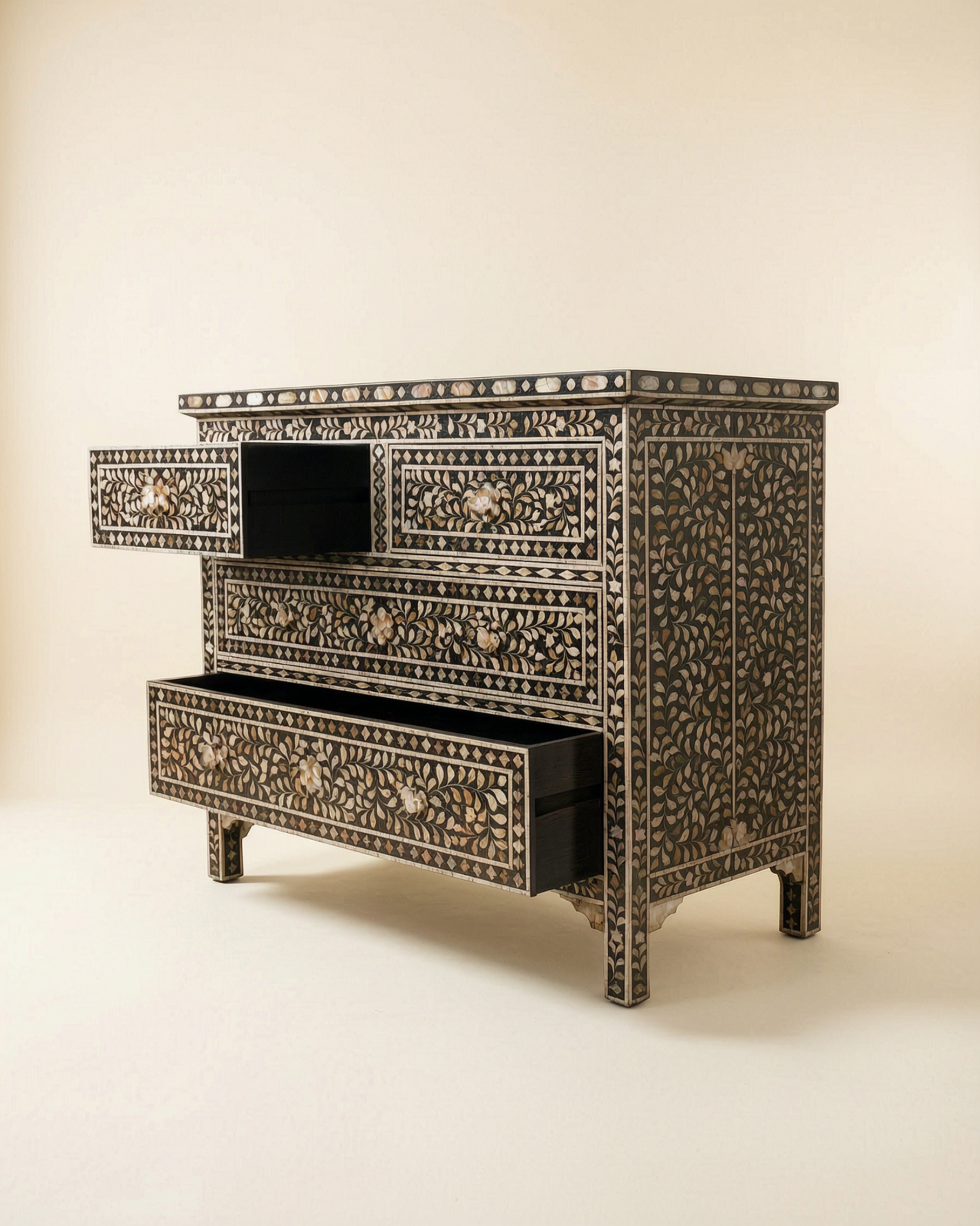 Alaya Cabinet
