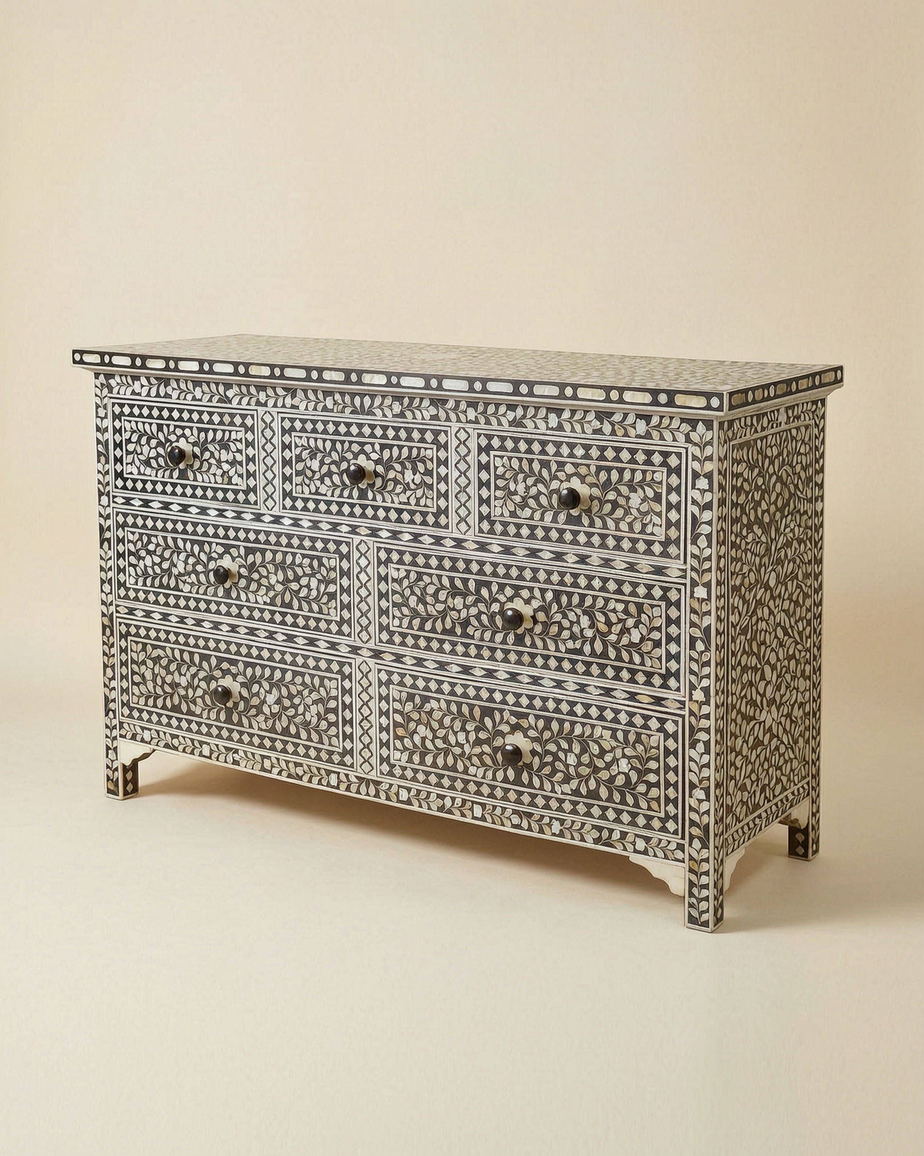 Noor Chest of Drawers