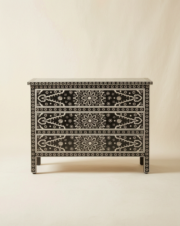 Zarina Chest