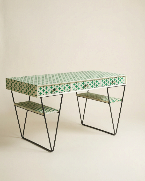 Criss Desk