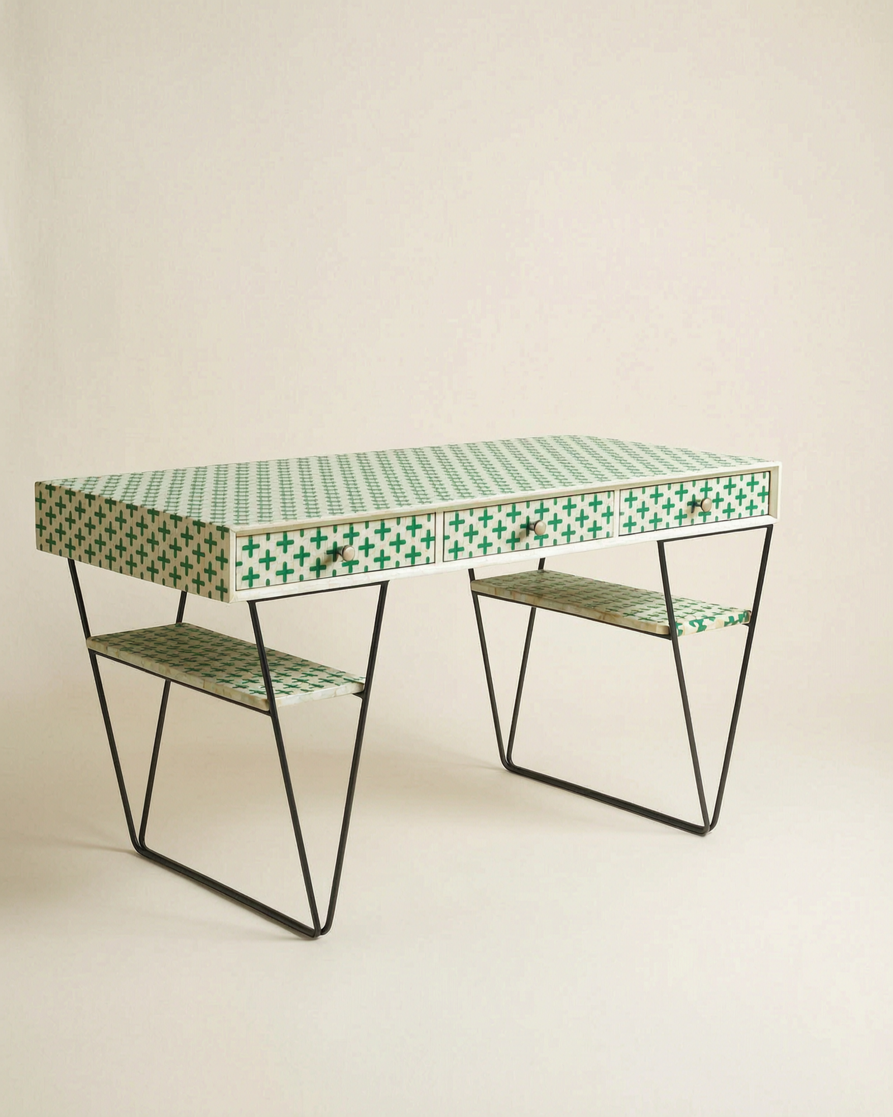Criss Desk