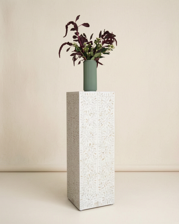 Noor Pedestal