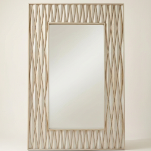 Pica Mirror